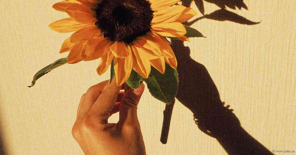 Übergangsmaniküre: Sonnenblumen-Nägel begleiten uns vom Sommer in den Herbst