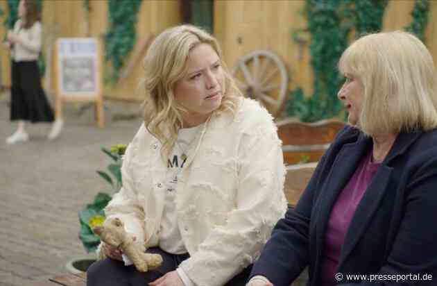 Große Gefühle. Caroline Frier trifft als Dr. Sarah König auf ihren verschollenen Vater in der SAT.1-Serie "Die Landarztpraxis - Team Sonnenhof"
