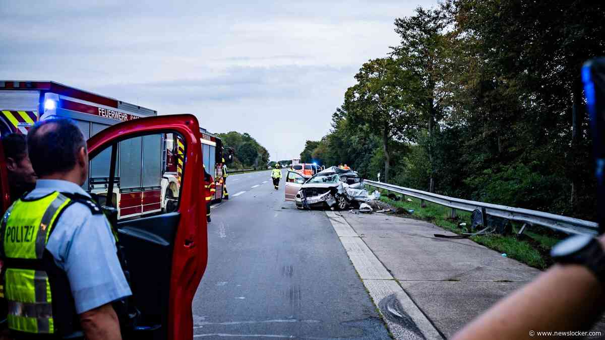 Duitser (37) overleden na ongeluk vlak bij Nederlandse grens, politie zoekt chauffeur Nederlandse vrachtwagen