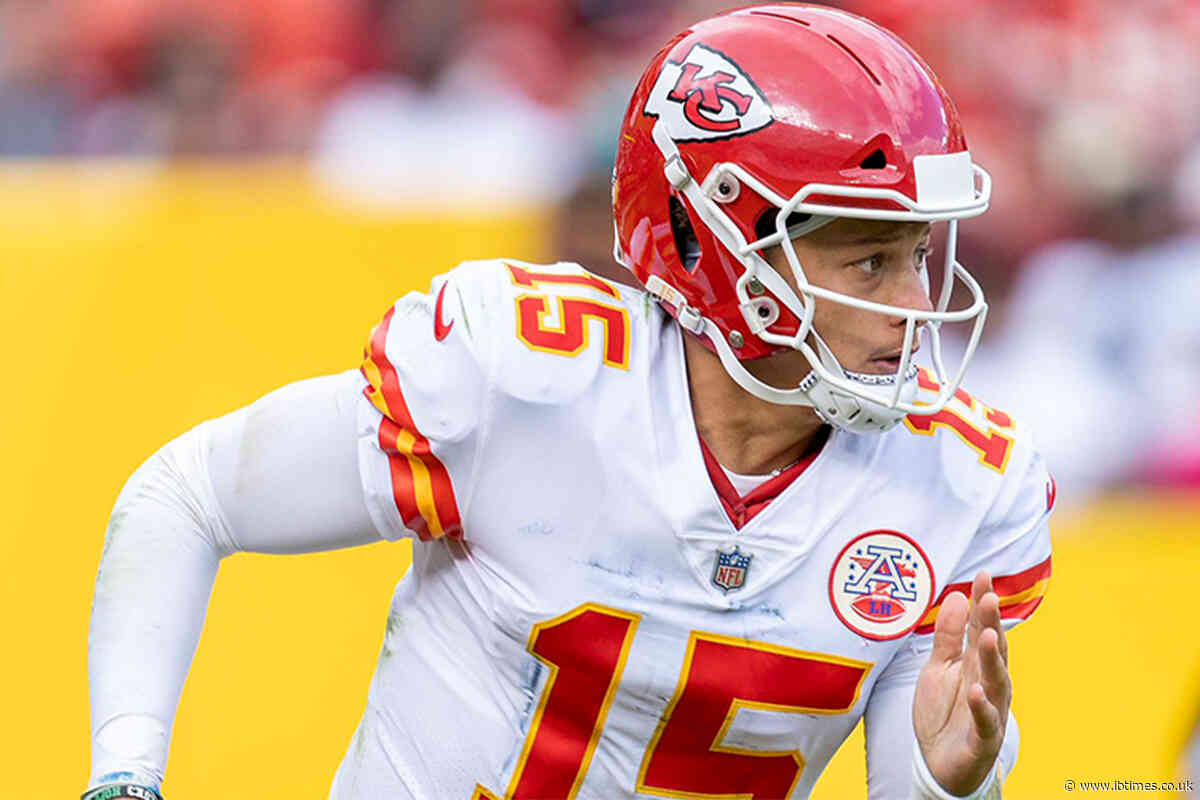 Patrick Mahomes' Dad Wants Parole Rules Changed for One Reason: To Watch His Son Play for Chiefs
