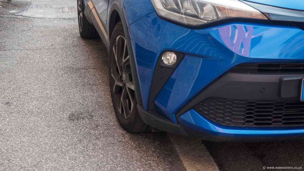Is it illegal to park on the pavement? UK rules and fines explained