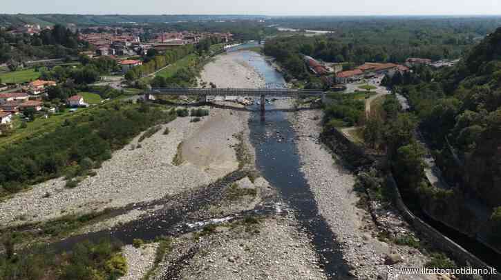 Siccità, il fiume Sesia irriconoscibile: le immagini video girate da un drone