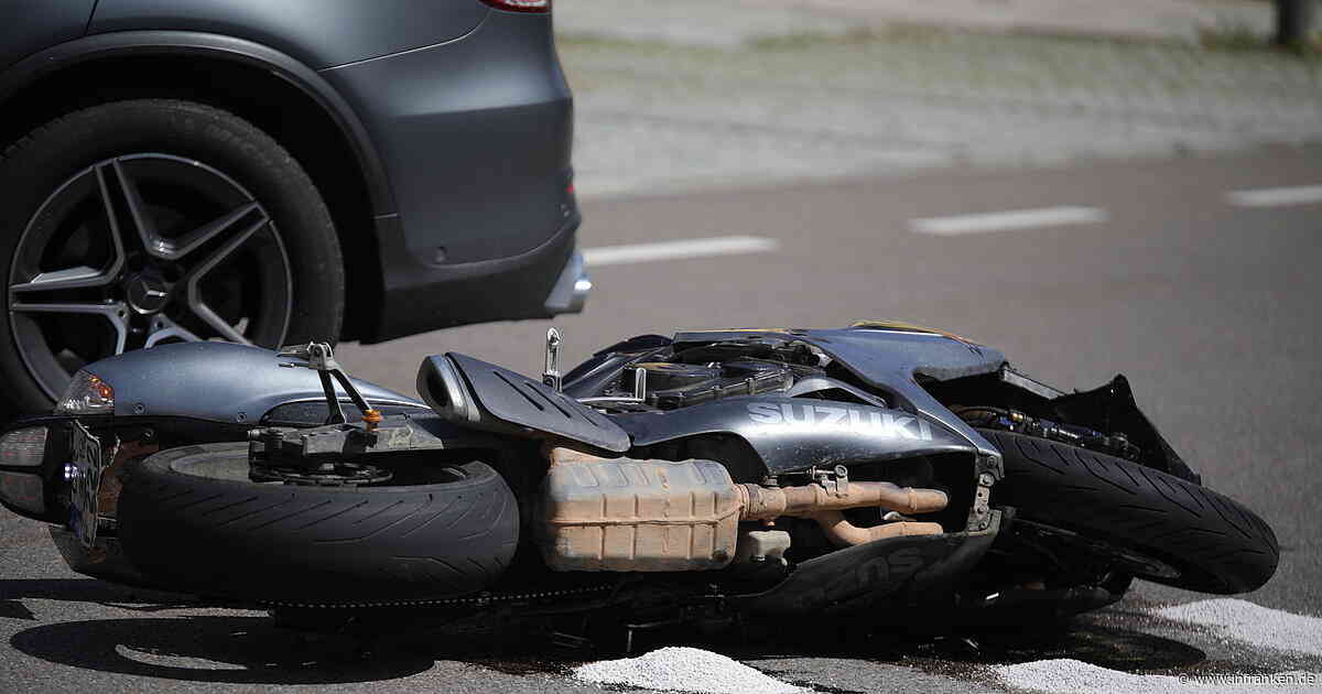 Unfall in Kreisverkehr in Bamberg: Motorradfahrer bei Zusammenstoß verletzt