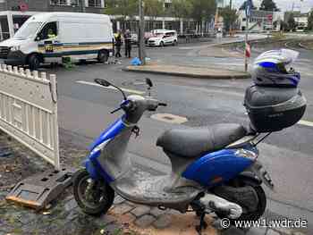 Unfall in Köln: Bagger hievt Sprinter von Rollerfahrer