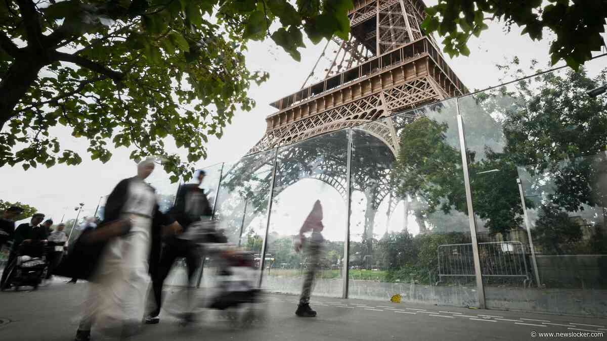 Eiffeltoren weer open na staking over wegsturen vrouwelijk personeel