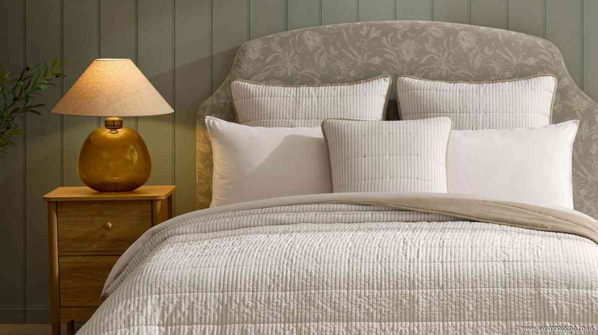 Dusk reduces 'gorgeous' bedspread that 'completes the room'