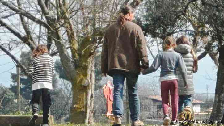 Famiglia nel bosco, dopo le denunce della famiglia aperto un procedimento disciplinare per l’assistente sociale