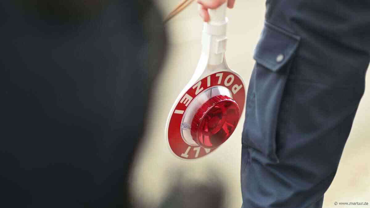 Lkw in Unterführung auf Mittlerem Ring festgefahren: Straße in München zeitweise gesperrt
