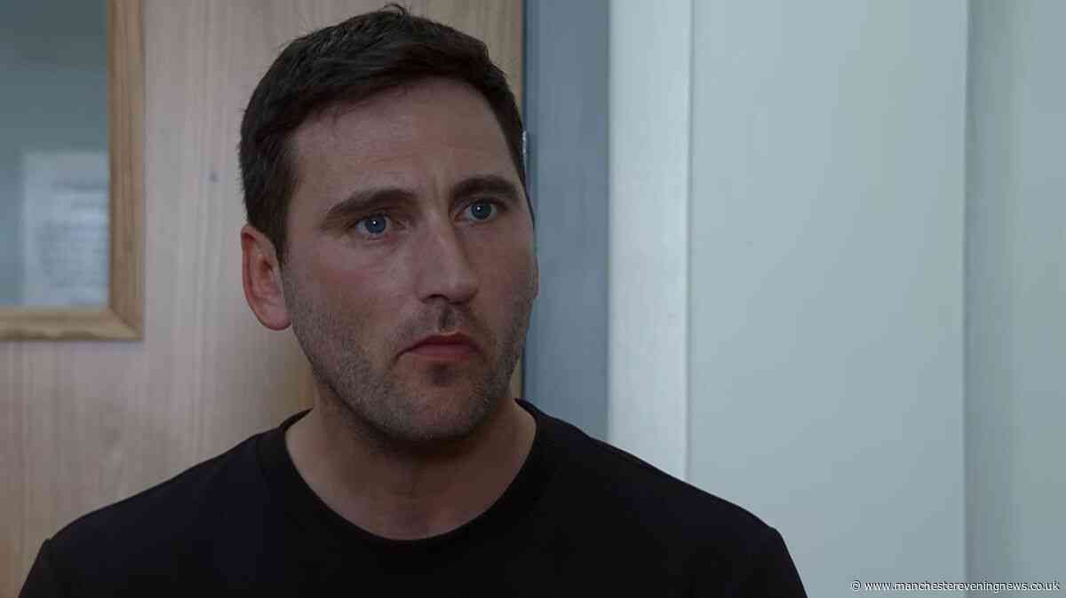 Coronation Street's Kit Green star debuts shaved head as he tackles cancer storyline