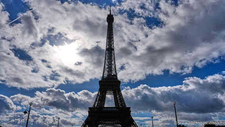 Lavoratrici della Tour Eiffel “nascoste” per la visita di un gruppo indù: sciopero e polemiche a Parigi