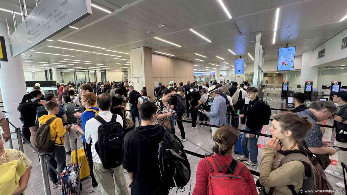 Claim up to £520 if your flight was delayed this summer