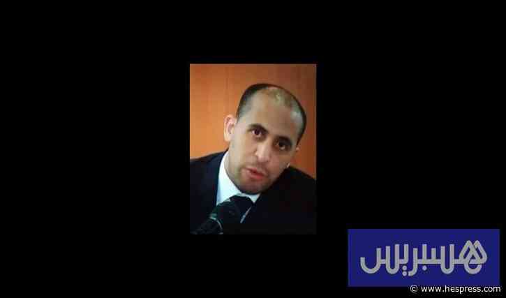 شاعر على الشاطئ