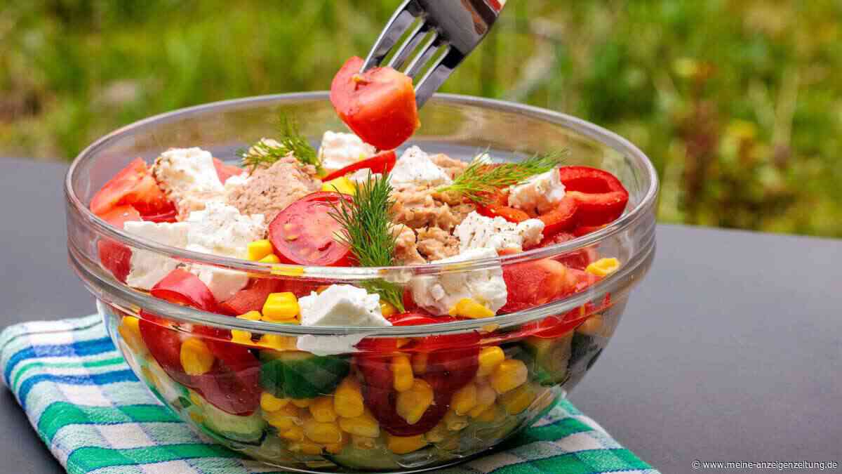 Klassischer Schichtsalat: So gelingen bunte Schichten ganz einfach