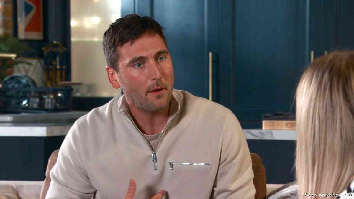 Coronation Street fans floored as Kit star shaves head for cancer storyline