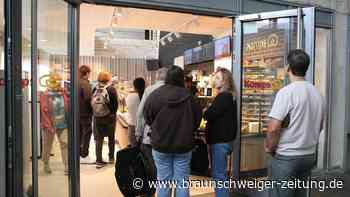 Neuer Bäcker im Hauptbahnhof: Wolfsburger und Reisende stehen Schlange