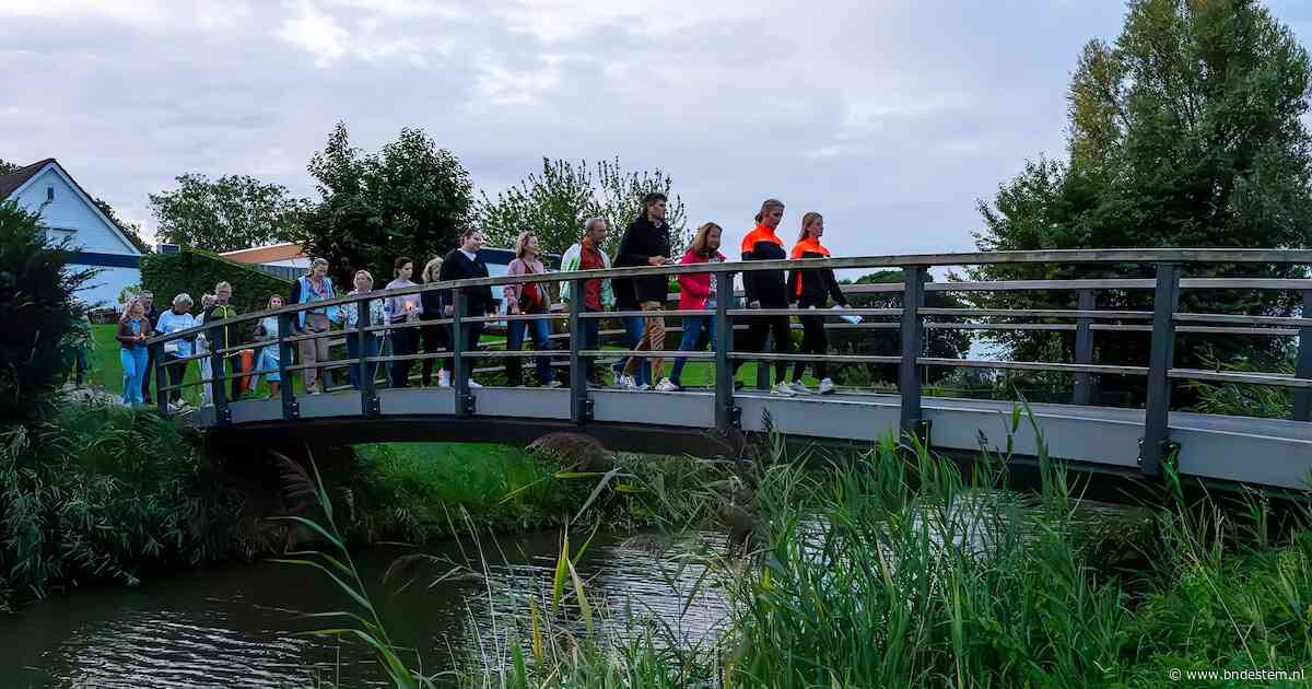 Wandelaars staan stil bij het voorkomen van suïcide: ‘Het taboe moet eraf’