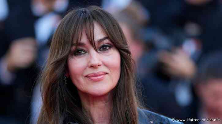 “Sono stata la tipica mamma italiana, chiedo ‘Hai mangiato? Hai dormito? Hai freddo?’.  Le guardo crescere e vivere le loro vite”: Monica Bellucci parla del rapporto con le figlie Deva e Léonie