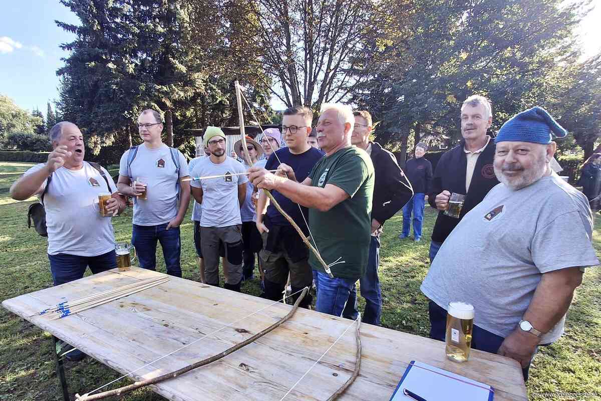 Narren in Hohenfichte krönen erstmals ihren König