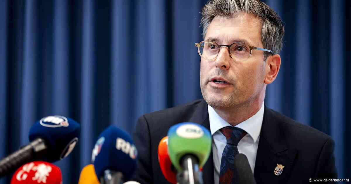 Burgemeester Overasselt schrijft brief aan alle inwoners: ‘In dit verhaal horen wij niet thuis’