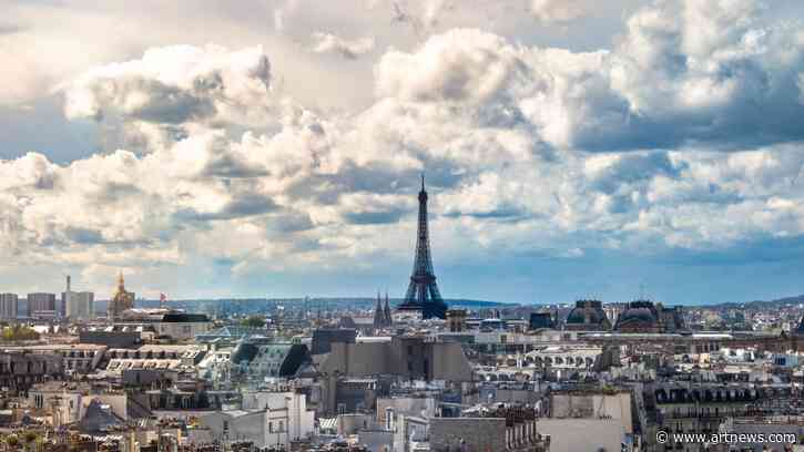 Eiffel Tower Workers Strike in Outrage After Female Staffers Ordered to Leave Their Posts, Replaced by Men