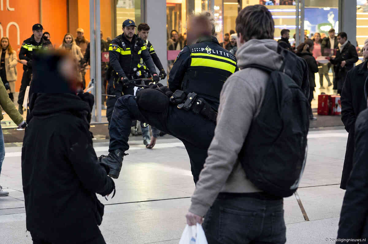 Agent niet vervolgd wegens uitdelen trap