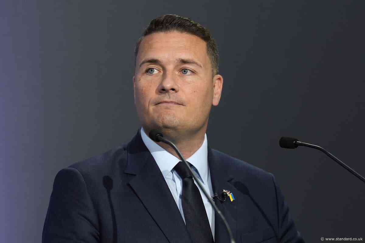 Streeting says UK ‘won’t flinch’ in support for Kyiv as £100m pledged for winter