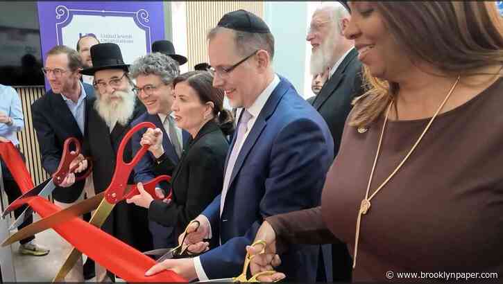 City, Jewish leaders unite in Williamsburg for High Holiday food help, opening kosher pantry