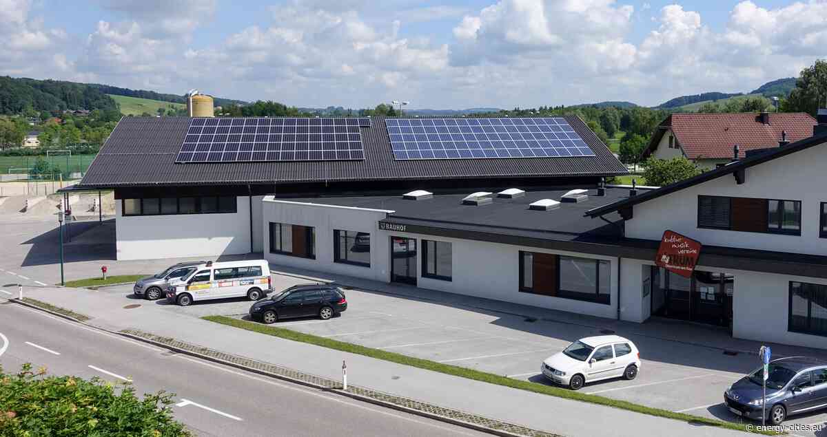 When public solar roofs turn into a flexible and collective regional resource
