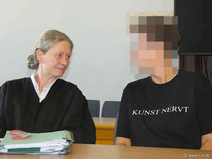 Spielte sie Linksextremen sensible Daten zu? Buchhalterin vor Gericht