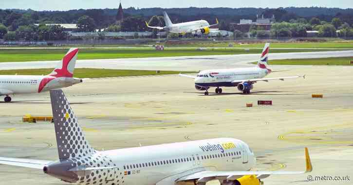 Heathrow and Gatwick ground planes: Your rights if your flight is delayed or cancelled