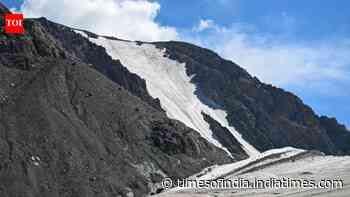 Scientists seeded clouds over China’s Muz Taw Glacier; fresh snow cut ice loss by 14% to 17%