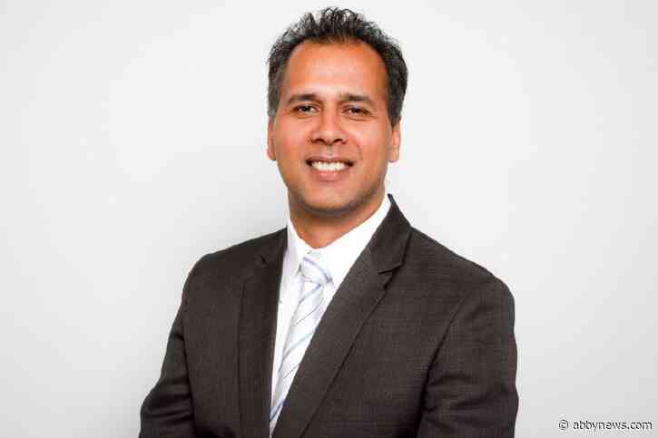 Amritpal Mund enters Abbotsford school trustee race