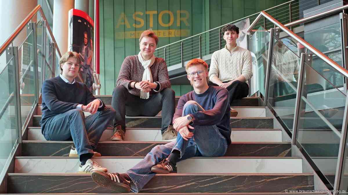 3000 Jugendliche befragen Braunschweigs Oberbürgermeister-Kandidaten in VW-Halle