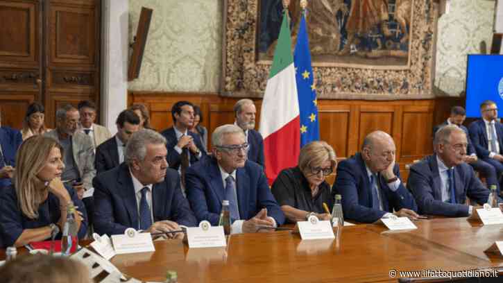 Ilva, la metamorfosi di Sbarra: il sottosegretario (ex leader della Cisl) al tavolo con i sindacati