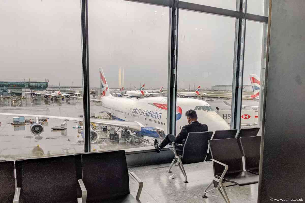 More Than 400 UK Flights Cancelled After NATS Fault Delays More Than 65,000 Ryanair Passengers