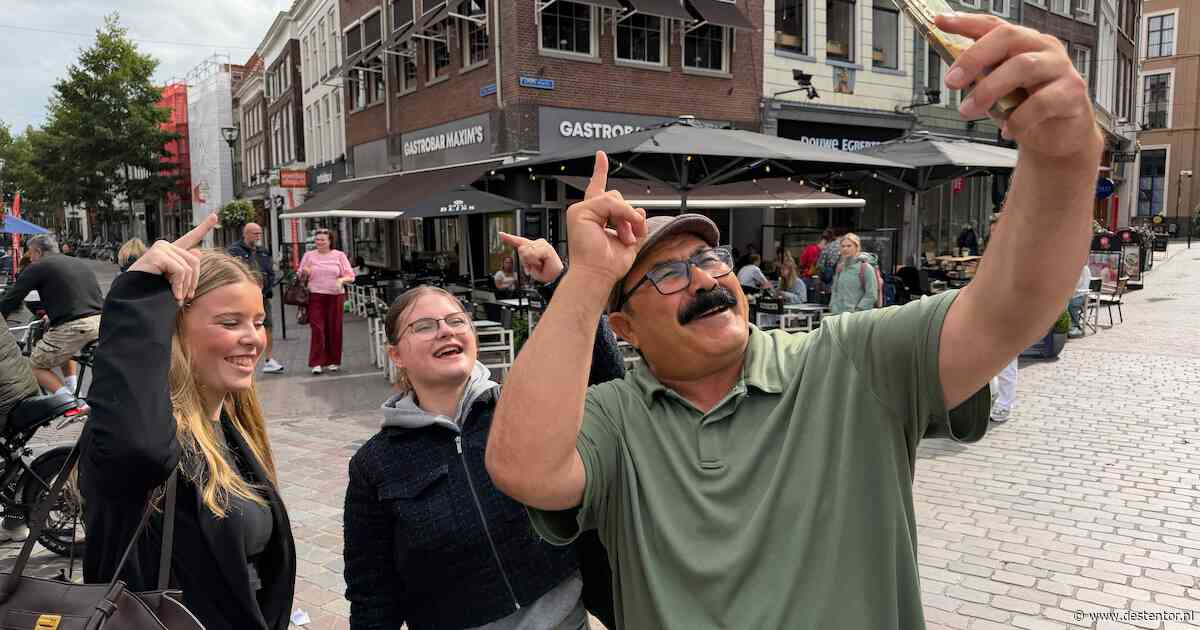 Gekkenhuis als Mohammed (49) zich in hartje Zwolle meldt: ‘Hallo allemaal, dankjewel, alsjeblieft, graag gedaan’