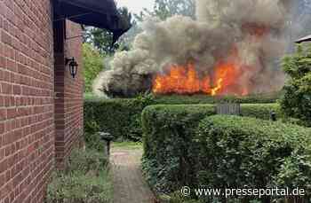 FW-OB: Brand einer Gartenlaube in Eisenheim - Übergreifen auf weitere Lauben verhindert