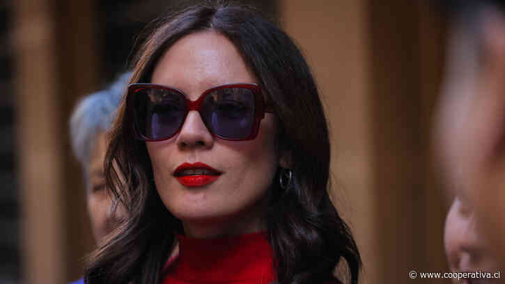 Camila Vallejo acusó "actitud muy cobarde" de Kast frente a Milei