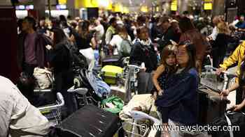 Luchtvaartstoring treft tienduizenden reizigers en raakt ook Schiphol hard