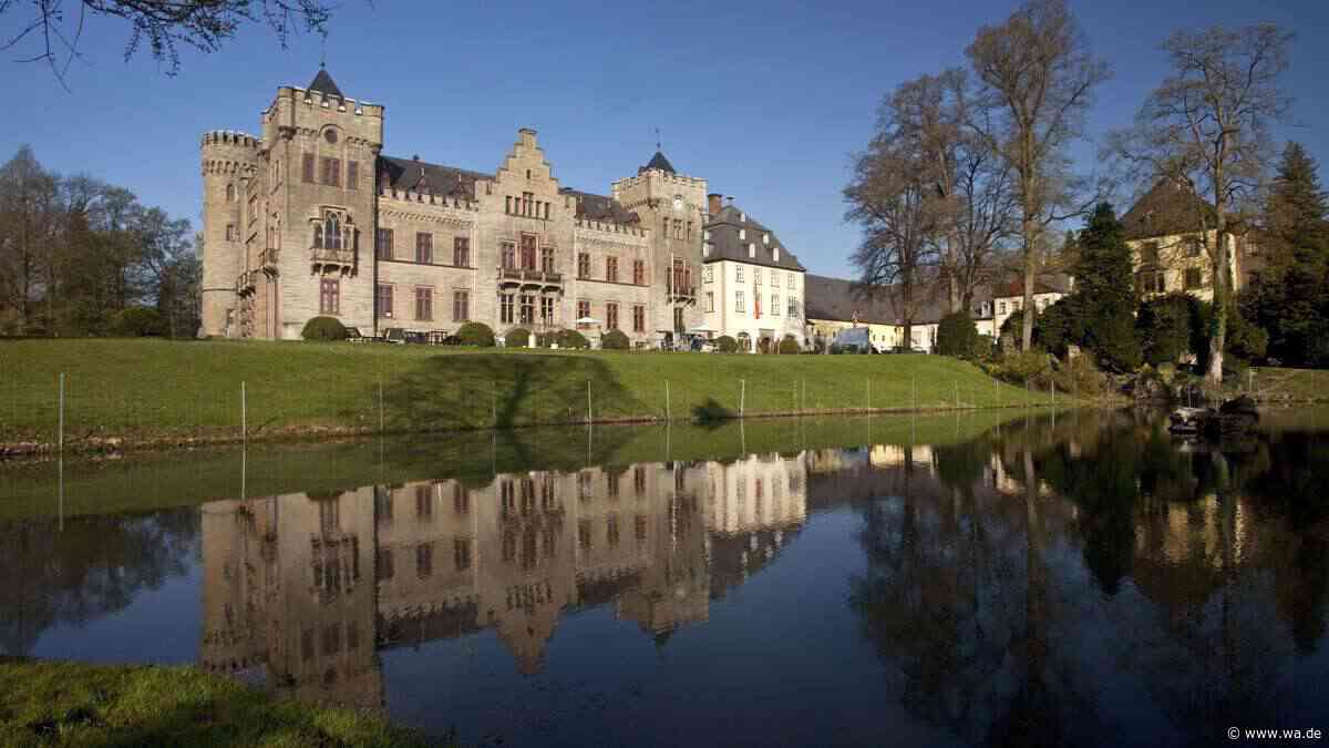 Königsbesuch, Kölner-Dom-Baumeister und Iris Berben: Das geheimnisvolle Märchenschloss im Sauerland