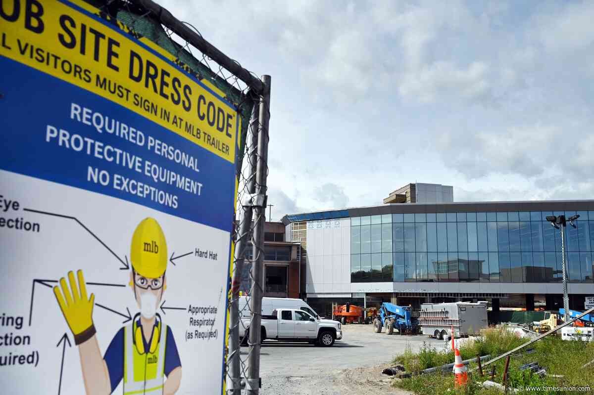 Albany airport expansion price tag should have been $180 million, contractor alleges