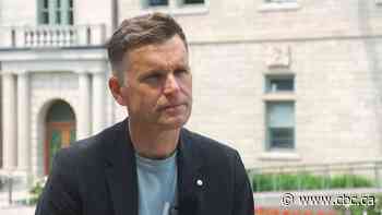 Quebec City mayor calls on provincial party leaders to commit to ‘zero homelessness’ goal