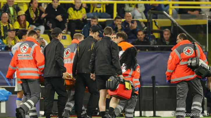 Jugador de B. Dortmund terminó en un hospital por problemas circulatorios en duelo de Champions