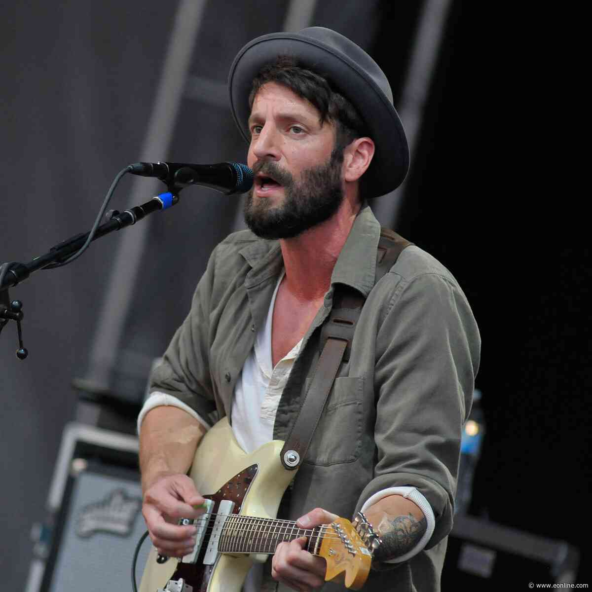 Singer Ray LaMontagne Collapses Onstage During Nashville Concert