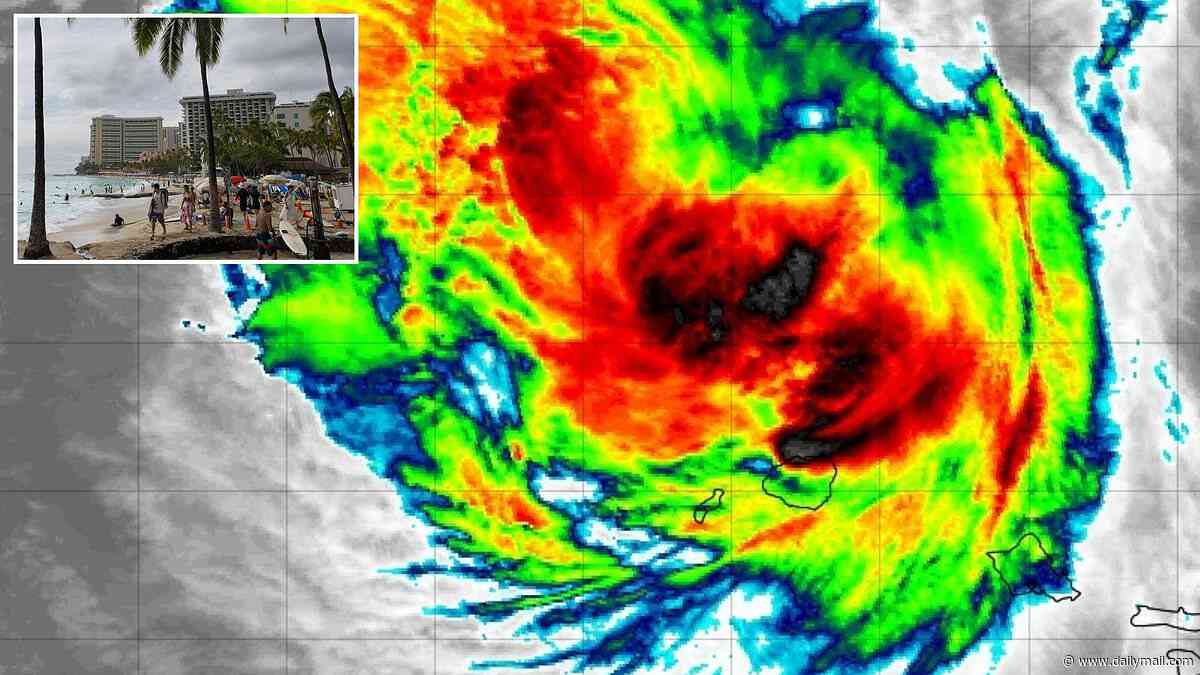 Hurricane Lowell slams into over one million Americans as Hawaii loses power