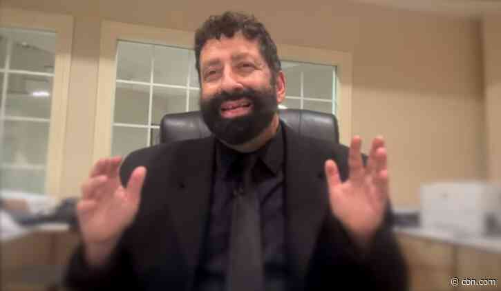 'Totally Demonic': Jonathan Cahn Says He Was Attacked by Viral Duct-Taped Man on Plane
