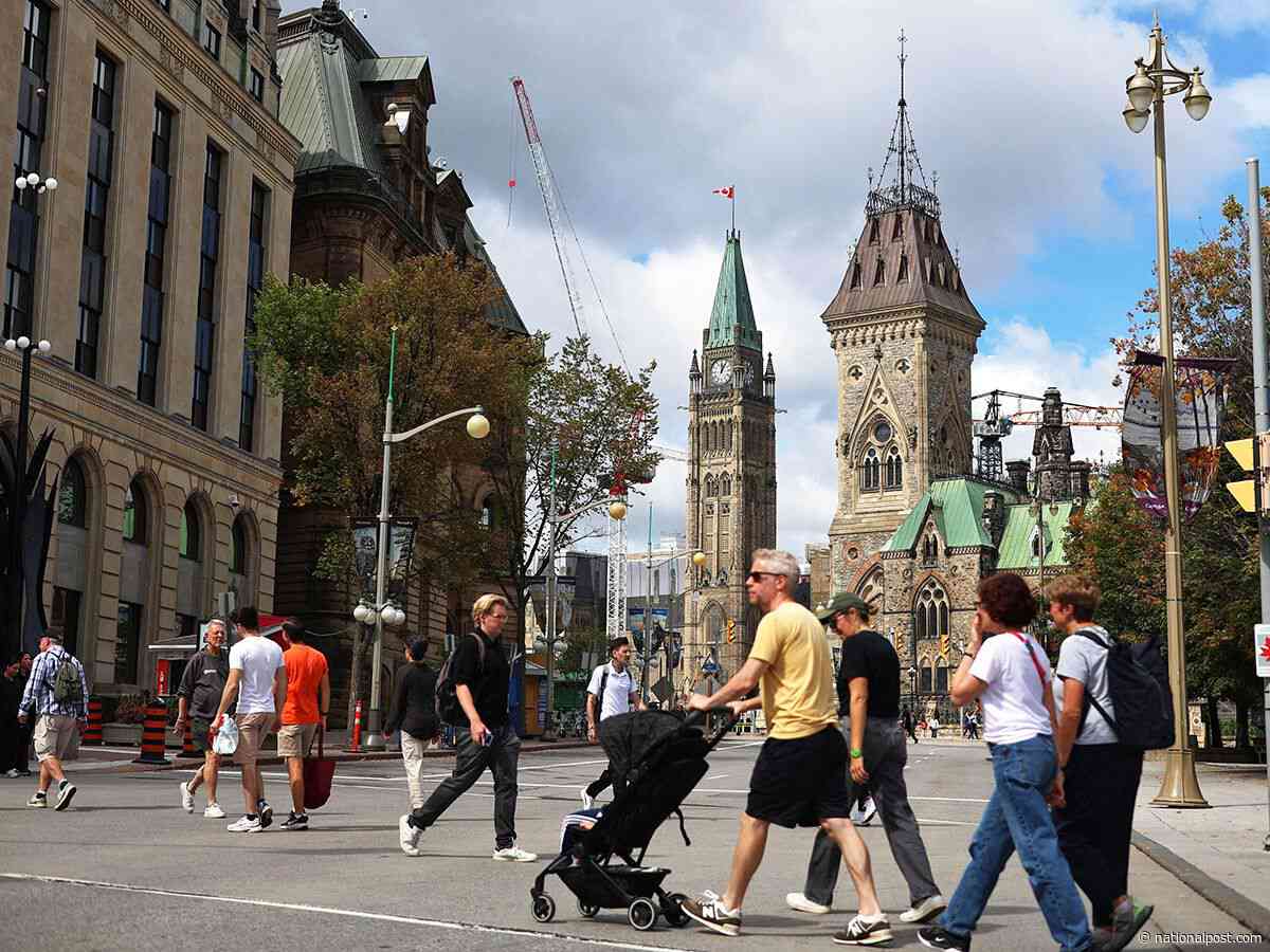 Canadians support hard line against U.S., but don't want to pay for it