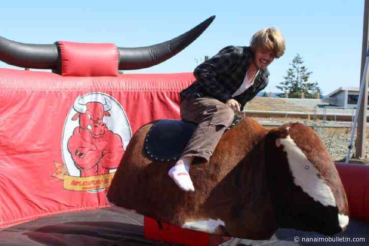 New students getting the feel for Vancouver Island University’s Nanaimo campus