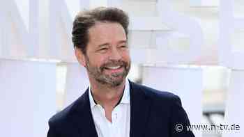 Auto krachte frontal in Mauer : "Beverly Hills, 90210"-Star Jason Priestley schildert Nahtoderfahrung 
