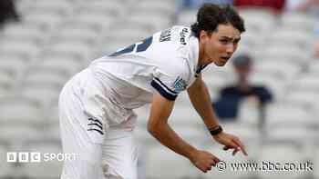Morgan stars as Middlesex bowl out battling Durham